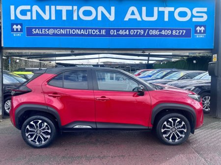 2024 Toyota Yaris Cross - thumbnail 2