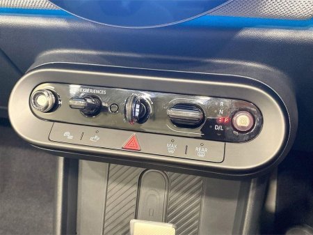 2025 MINI Convertible Cooper S €49,950 thumbnail