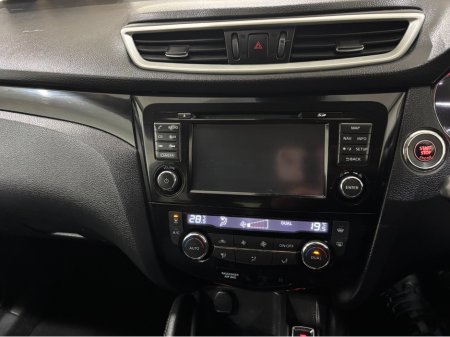 2015 Nissan Qashqai 1.5 DCI TEKNA 110PS 5DR**FULL LEATHER**PAN ROOF** €8,995 thumbnail