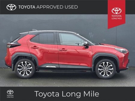 2023 Toyota Yaris Cross 1.5 Hybrid Luna Sport 5dr €25,949 thumbnail