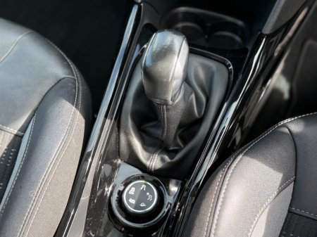 2016 Peugeot 2008 - thumbnail 28