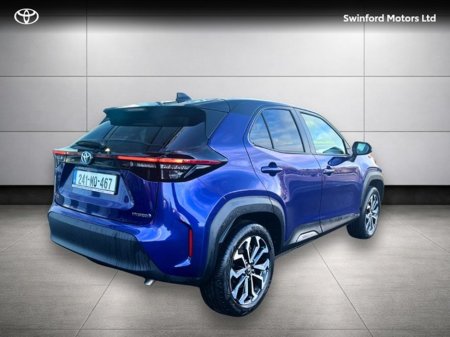 2024 Toyota Yaris Cross - thumbnail 2