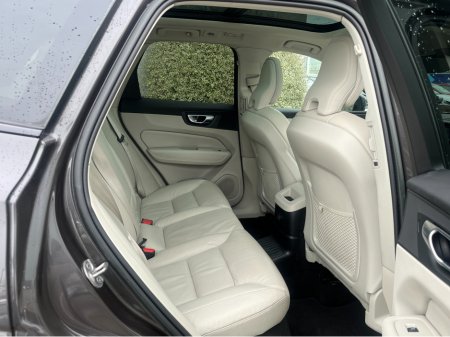 2023 Volvo XC60 T6 PHEV PLUS DARK AWD 2.0 PETROL //PANORAMIC GLASS ROOF//FULL LEATHER HEATED SEATS//ADAPTIVE CRUISE CONTROL// thumbnail