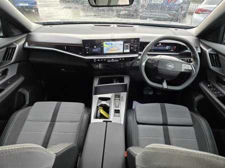 2025 Opel Grandland GS 73 kWh BEV €38,000 thumbnail