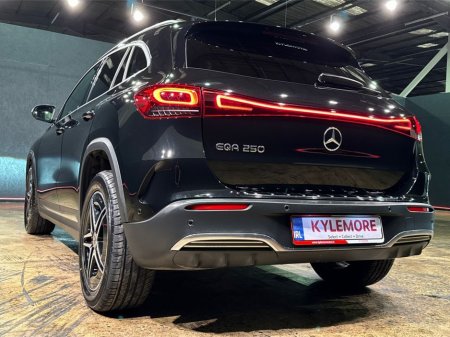 2022 Mercedes-Benz EQA EQA 250 AMG LINE - HEATED SEATS - REVERSE CAMERA - AMBIENT LIGHTING - ELECTRIC TAILGATE €28,950 thumbnail