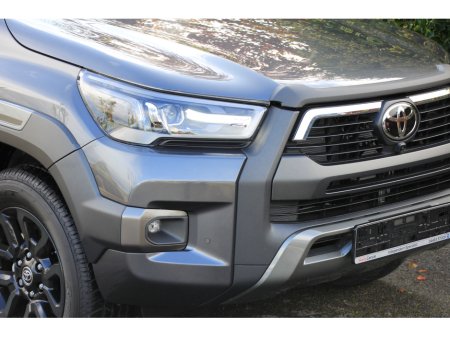 2025 Toyota Hilux Invincible X * Roll cover and bars inc €66,358 thumbnail