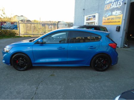 2019 Ford Focus - thumbnail 3