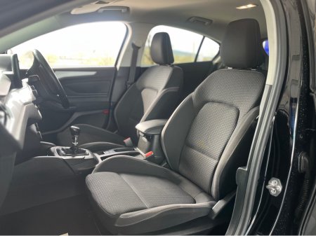 2018 Ford Focus - thumbnail 7