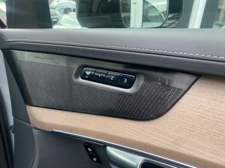 2025 Volvo XC90 T8 Dark Plus AWD Auto (PHEV) €78,900 thumbnail