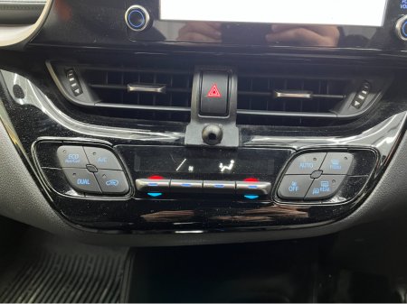 2020 Toyota C-HR - thumbnail 18