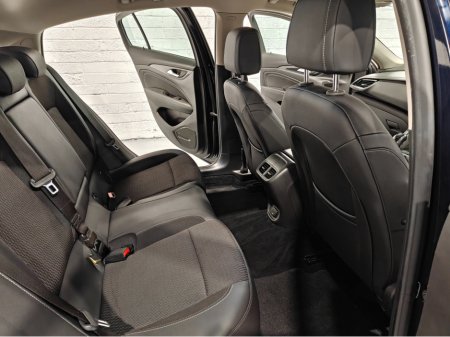 2017 Opel Insignia GRAND SPORT SE 2.0 17 170PS 5DR €10,850 thumbnail