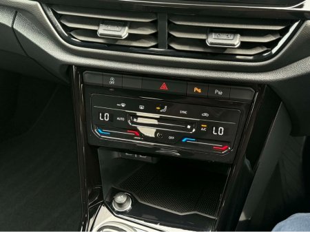 2024 Volkswagen T-Roc - thumbnail 17