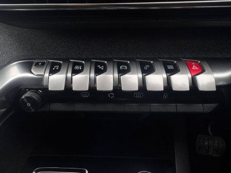 2022 Peugeot 3008 - thumbnail 26