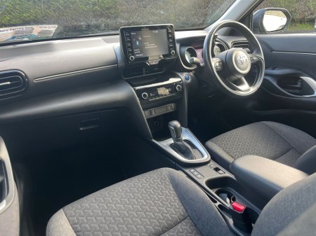 2023 Toyota Yaris Cross 1.5 Hybrid CVT Luna €25,950 thumbnail