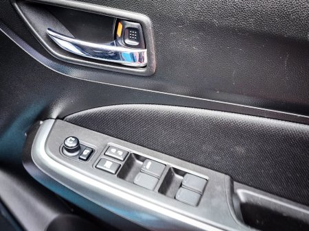 2017 Suzuki Swift - thumbnail 24