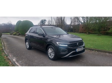 2023 Volkswagen T-Roc - thumbnail 2