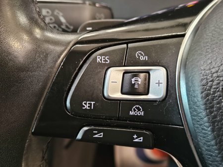 2017 Volkswagen Golf - thumbnail 8