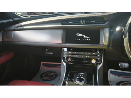 2016 Jaguar XF - thumbnail 16