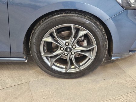 2019 Ford Focus - thumbnail 6