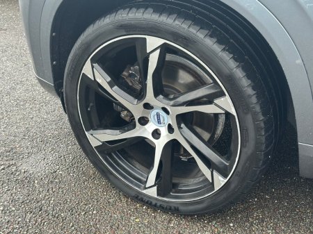 2017 Volvo XC90 D5 (235hp) AWD Momentum Geartronic thumbnail