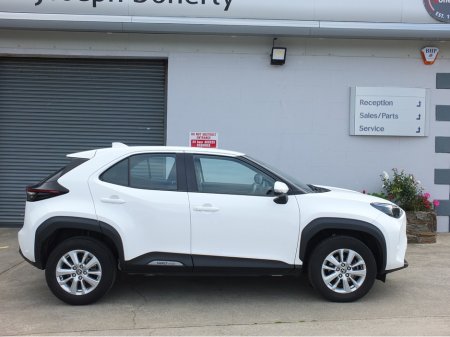 2023 Toyota Yaris Cross CR LUNA 4DR AUTO €26,495