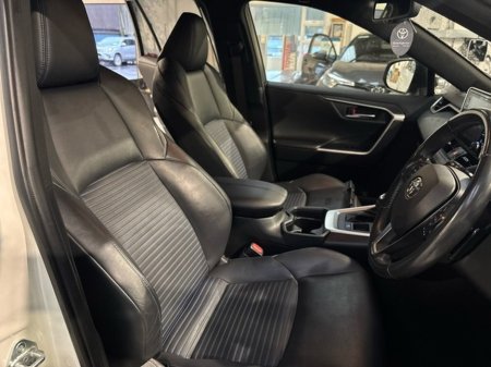 2019 Toyota Rav4 HYBRID SPORT 2WD 4DR AUTO €25,950 thumbnail