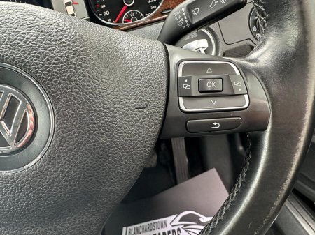 2012 Volkswagen Passat - thumbnail 22