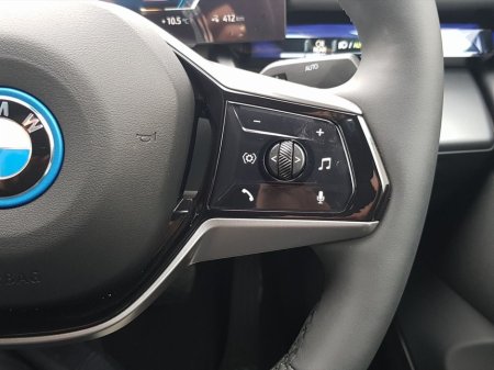 2025 BMW i5 - thumbnail 16