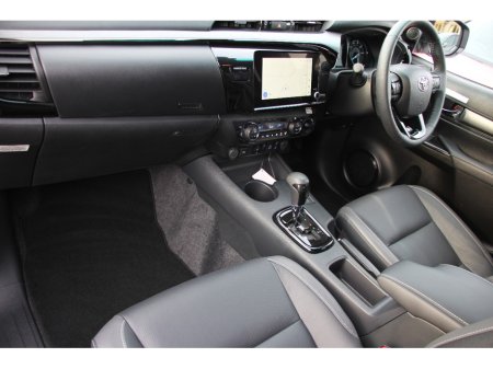 2026 Toyota Hilux - thumbnail 10