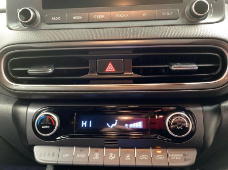 2023 Hyundai Kona 1.6 HYBRID Executive Auto €26,995 thumbnail