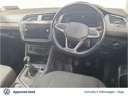 2023 Volkswagen Tiguan Allspace LIFE 2.0TDI 122HP €38,945 thumbnail