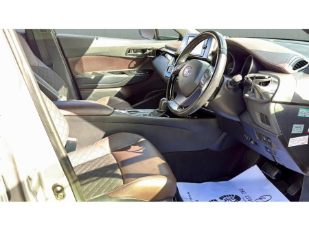 2017 Toyota C-HR - thumbnail 9