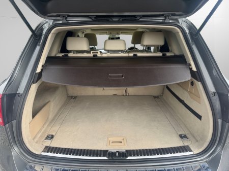 2016 Volkswagen Touareg - thumbnail 16