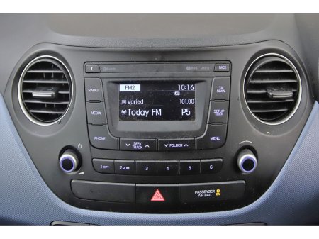 2017 Hyundai i10 1.0 DELUXE 5SPD *BI-TONE INTERIOR*14"ALLOY WHEELS* €10,890 thumbnail