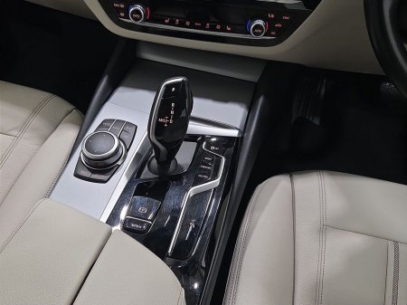 2022 BMW 5 Series 520d SE Saloon €37,950 thumbnail
