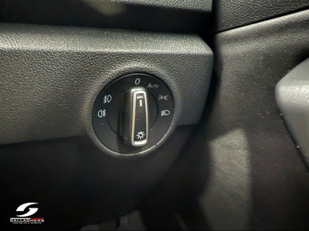 2022 Volkswagen T-Roc R-LINE 1.5 TSI D7F 150HP 5DR A €28,995 thumbnail