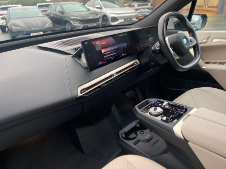 2022 BMW iX - thumbnail 12