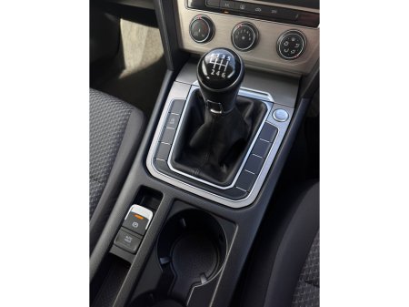 2016 Volkswagen Passat - thumbnail 21