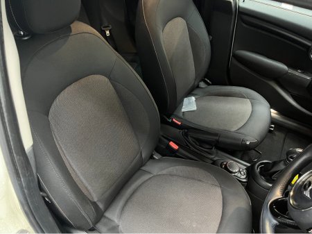 2018 MINI Cooper €16950! 2018 MINI COOPER 5DOORS 1.5 AUTOMATIC / CRUISE CONTROL / REVERSE CAMERA / AMBIENT LIGHTS AND MORE €16,950 thumbnail