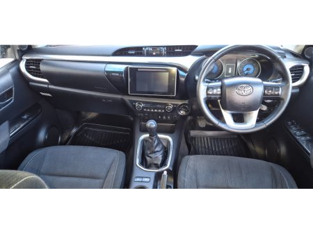 2017 Toyota Hilux - thumbnail 10