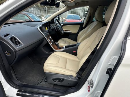 2017 Volvo XC60 - thumbnail 14