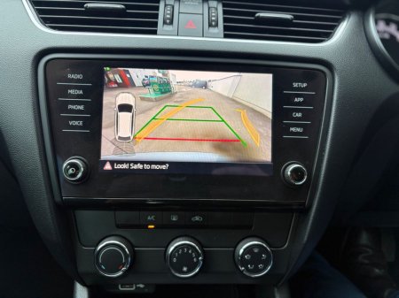 2019 Skoda Octavia 1.6 TDI 115 Ambition - Estate €13,990 thumbnail