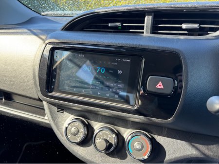 2016 Toyota Vitz - thumbnail 5