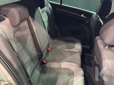 2019 Volkswagen Golf TSI HIGH LINE - FACTORY ALLOYS - CRUISE CONTROL - REVERSE CAMERA €20,950 thumbnail