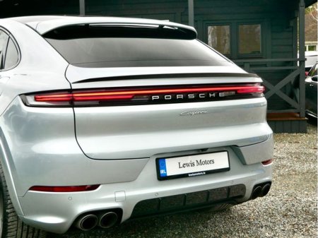 2024 Porsche Cayenne - thumbnail 12