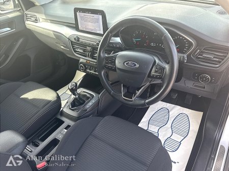 2019 Ford Focus - thumbnail 11