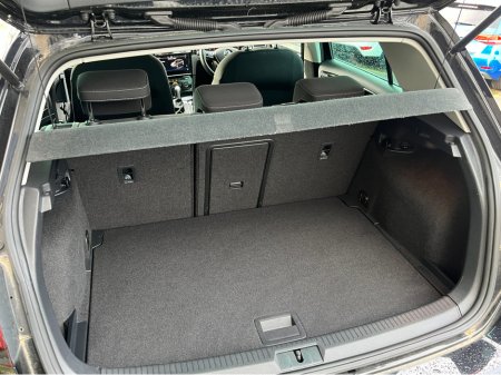 2017 Volkswagen Golf HIGHLINE AUTOMATIC 1.4 PETROL //HIGH SPEC//REVERSE CAMERA//KEYLESS ENTRY//BLIND SPOT WARNING//ADAPTIVE CRUISE CONTROL// €16,950 thumbnail