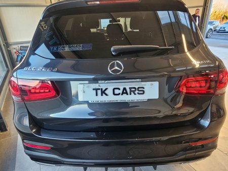 2021 Mercedes-Benz GLC Class GLC220d 4MATIC €35,950 thumbnail