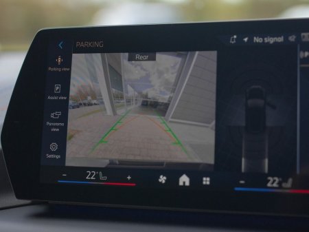 2026 BMW 1 Series - thumbnail 13