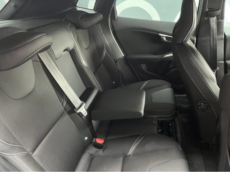 2017 Volvo V40 - thumbnail 13